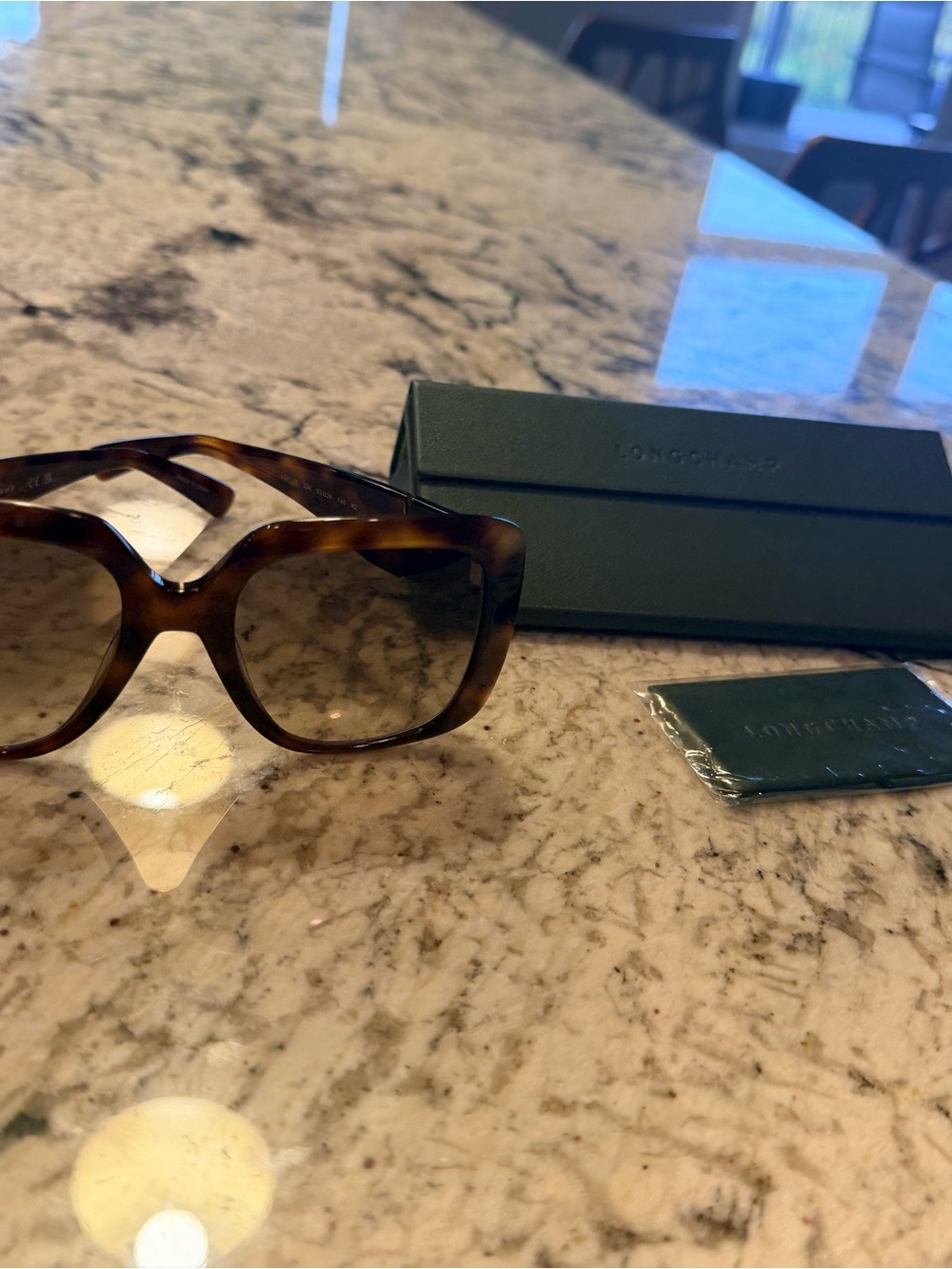Longchamp NEW- Oversized Tortoiseshell Square Sunglasses - Brown Gradient Lenses - Picture 2 of 4